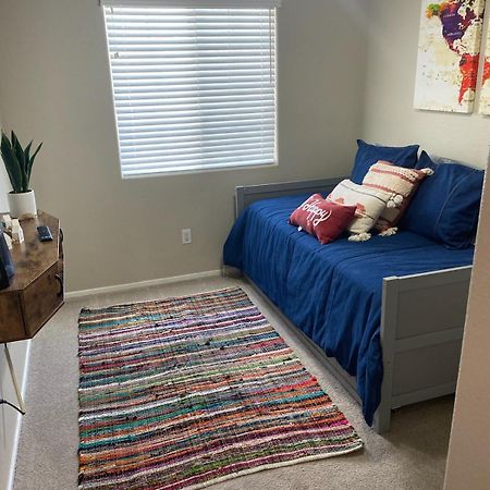New Beautifully Remodeled Home In Las Vegas Exteriör bild